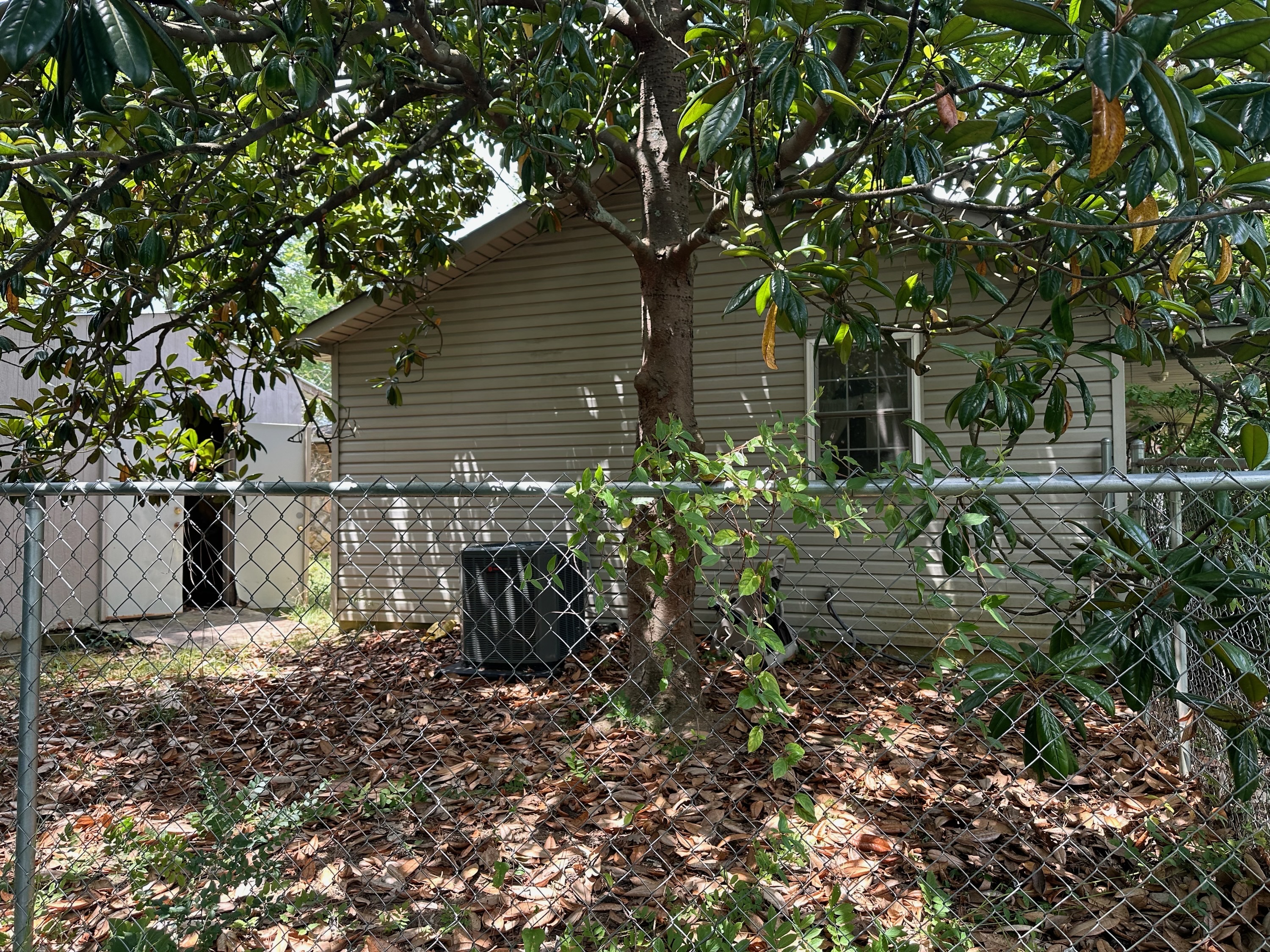 111 Shackelford Dr - 2